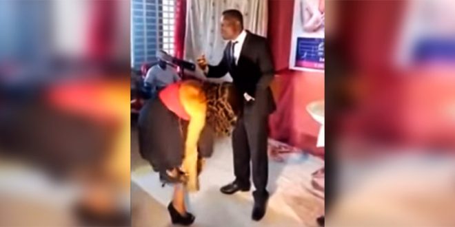 VIDEO: Pastor afeita el vello púbico de seguidoras en ceremonia