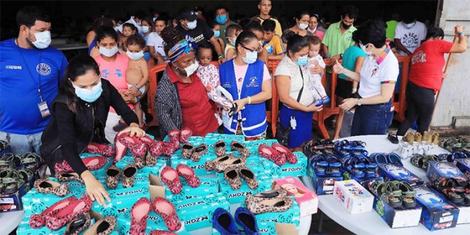 Entregan zapatos a más de 2 mil damnificados de San Pedro Sula