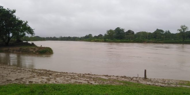 Evacúan más 2.000 personas por lluvias en Gracias a Dios