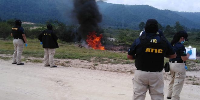Ministerio Público de Honduras incinera 348 paquetes de cocaína