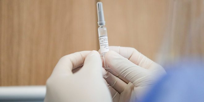 La FDA advierte sobre vacunas y tratamientos fraudulentos para la COVID-19
