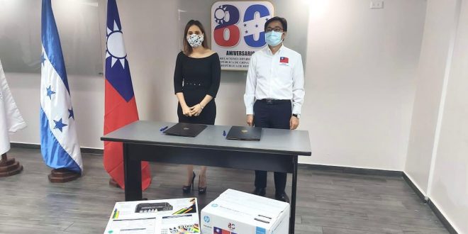 Taiwán dona al Instituto de Migración 29 mil dólares para la compra de Equipo Biométrico