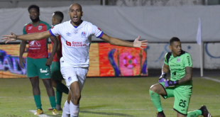 Olimpia pega primero y acaricia el título del futbol hondureño