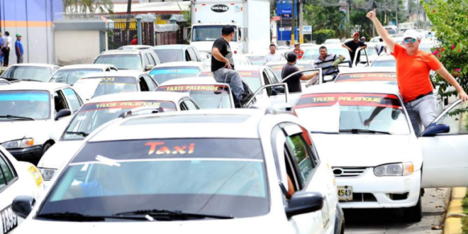 Taxistas amenazan con un paro nacional si el gobierno no resuelve sus peticiones