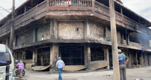 Locatarios del mercado de San Pedro Sula afectados por incendio recibirán financiamiento