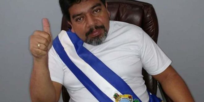 Néstor Mendoza anuncia inscripción de candidatura y buscará nuevamente alcaldía de la Villa San Antonio