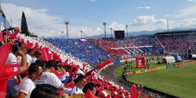 Vacunados contra la covid-19 recibirán descuentos en partidos de fútbol