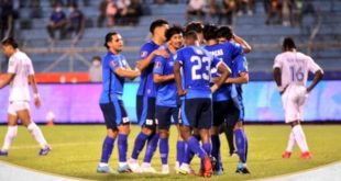 Selección de El Salvador hace historia y derrota 2-0 a una desconocida Honduras