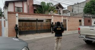 Aseguran 83 bienes a dos exaltos funcionarios policiales hondureños