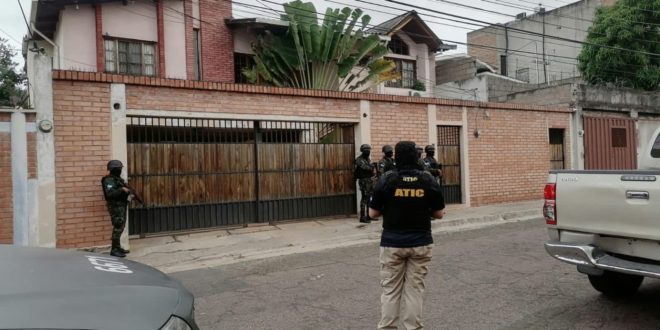 Aseguran 83 bienes a dos exaltos funcionarios policiales hondureños