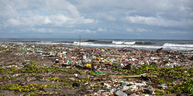 Honduras anuncia intervención del río Motagua para extraer toneladas de basura