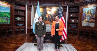 Presidenta de Honduras recibió a la jefa del Comando Sur de EE.UU
