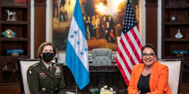 IRONICO: Honduras tilda la Lista Engel de EEUU de "injerencista", pero se reúne con el Comando Sur