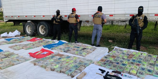 Policía hondureña decomisa 312 paquetes de cocaína en Comayagua