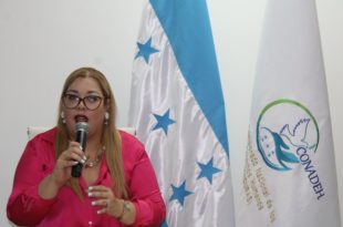 Ombudsman exige que investiguen policías hondureños que extorsionan a migrantes