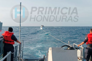 Fuerza Naval de Honduras rescata embarcación con cinco tripulantes