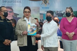Presidenta Xiomara Castro lanza la Policía Comunitaria con Ramón Sabillón