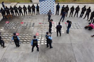 Policía Nacional decomisa 212 kilos de cocaína cocaína en Iriona, Colón