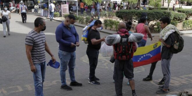 Piden a migrantes venezolanos seguir recomendación hecha por EEUU