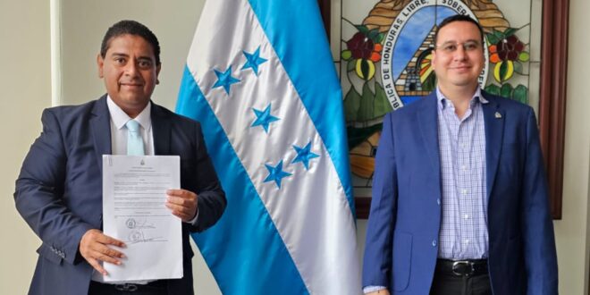 Gobierno hondureño juramenta a Geovanny Domínguez como Comisionado Presidencial en Estrategia y Comunicaciones