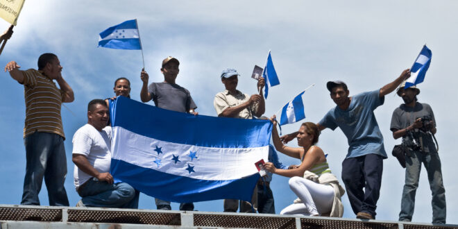 Cerca de 350 mil hondureños emigraron del país en últimos cinco años