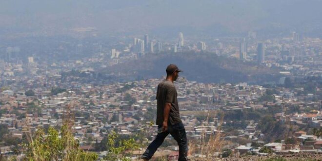 Honduras, el tercer país con el aire más sucio del mundo a causa de incendios forestales